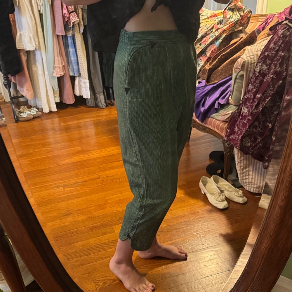 1960s green striped arrow capri pants